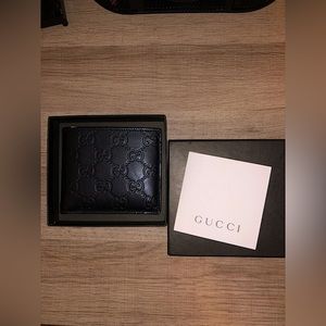 NEW! Gucci men’s black wallet